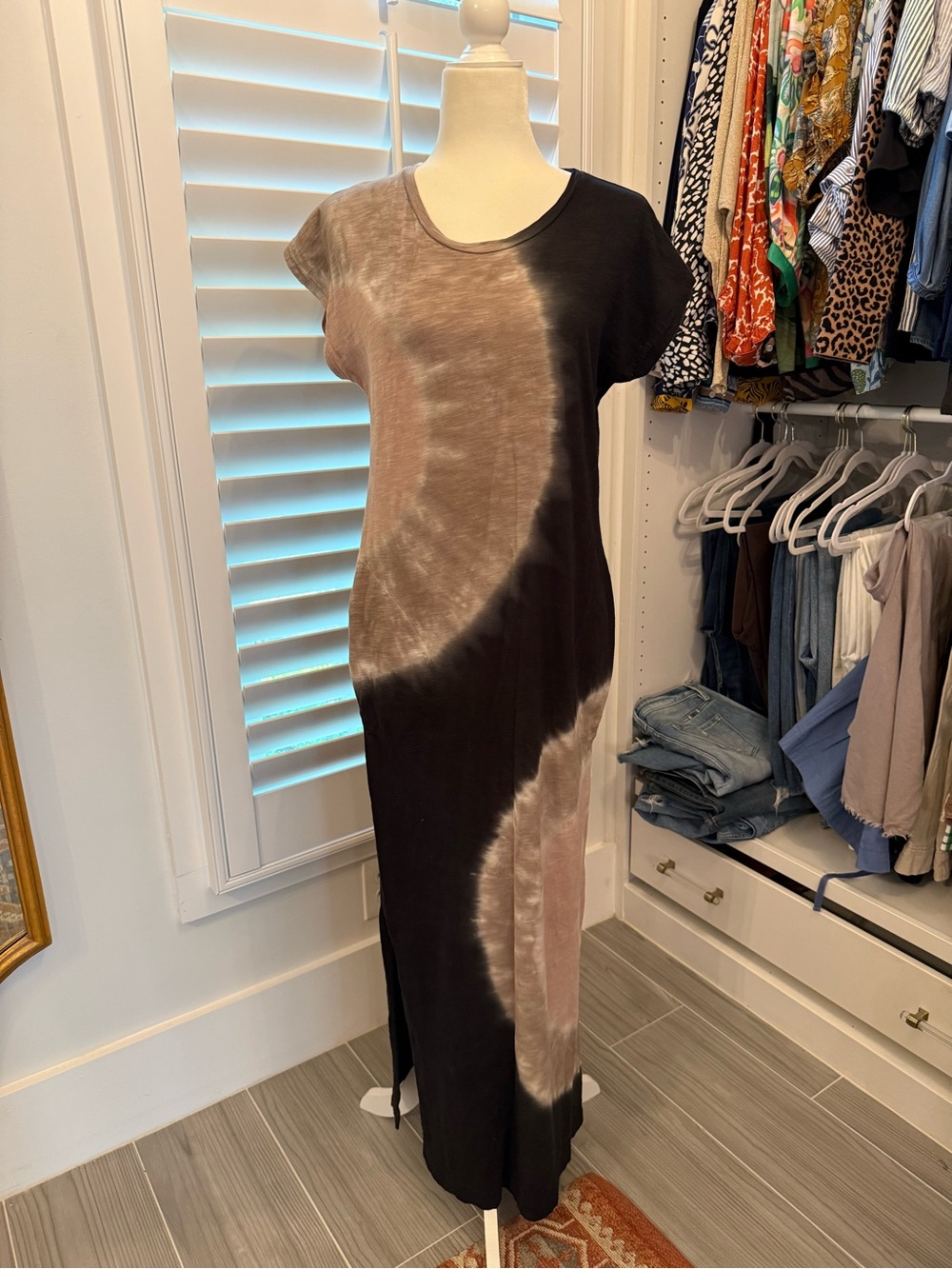 River + Sky Black and Taupe Tie-Dye Cap Sleeve Maxi Dress